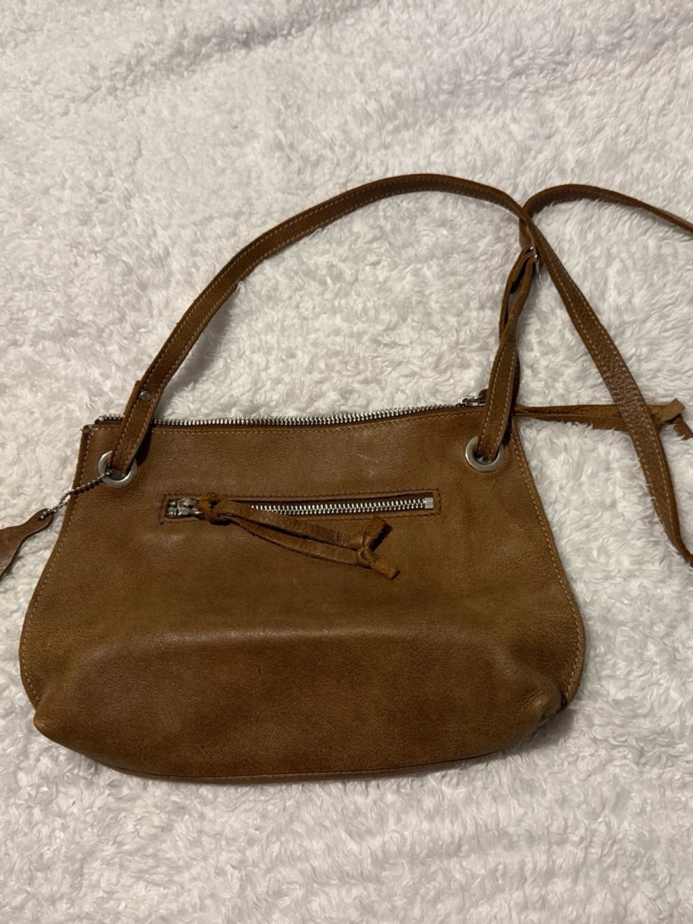 Roots Leather Tan crossbody bag purse never used